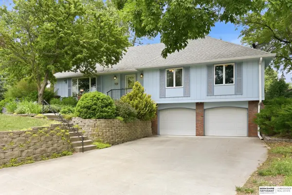 8162 Spaulding Circle, Omaha, NE 68134