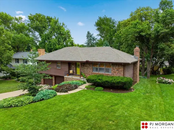 2423 N 100 Street, Omaha, NE 68134