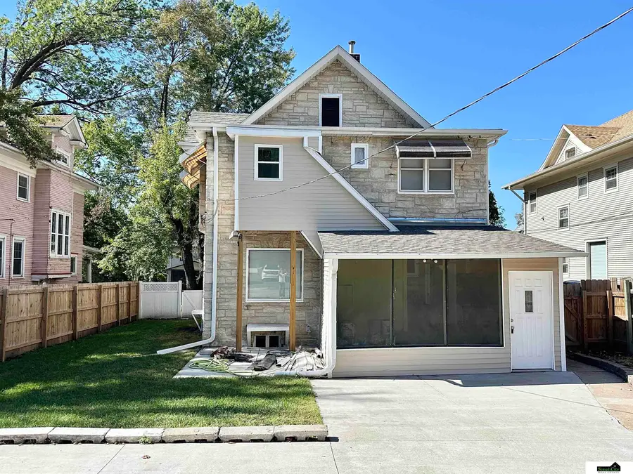 418 S 27th Street, Lincoln, NE 68510 - #2