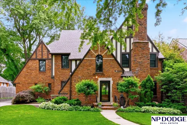 673 N 57 Street, Omaha, NE 68132