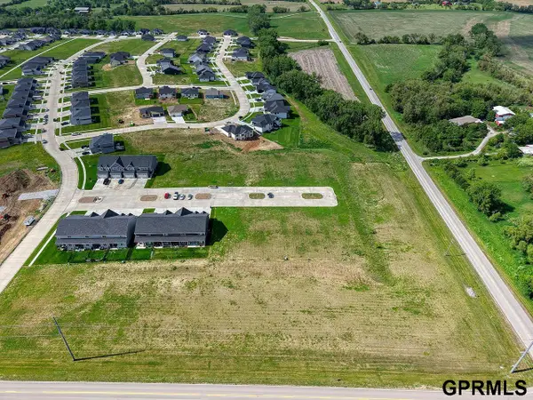 1971 Titan Place, Hickman, NE 68372
