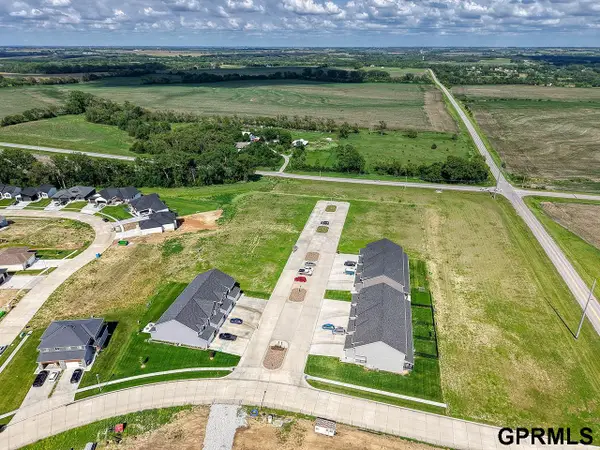 1921 Titan Place, Hickman, NE 68372