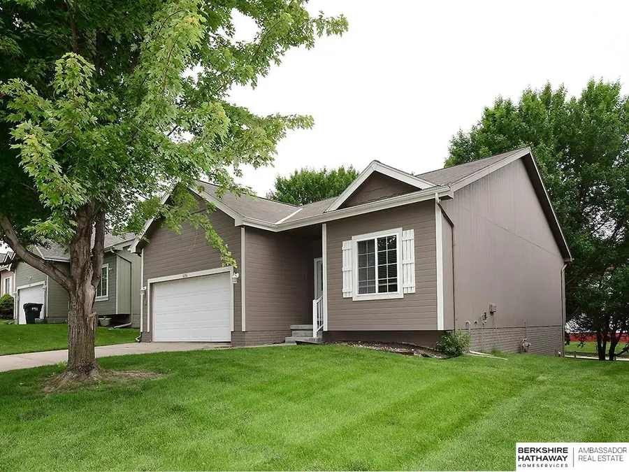 16106 Browne Street, Omaha, NE 68116 - #2
