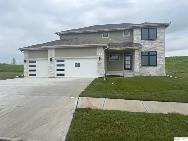 18552 Sycamore Drive, Gretna, NE 68028
