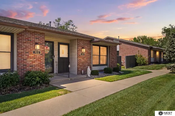 920 Carriage Way #12, Lincoln, NE 68510