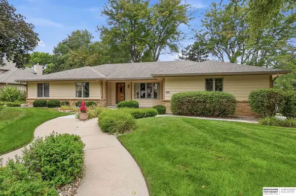 15665 Farnam Circle, Omaha, NE 68118