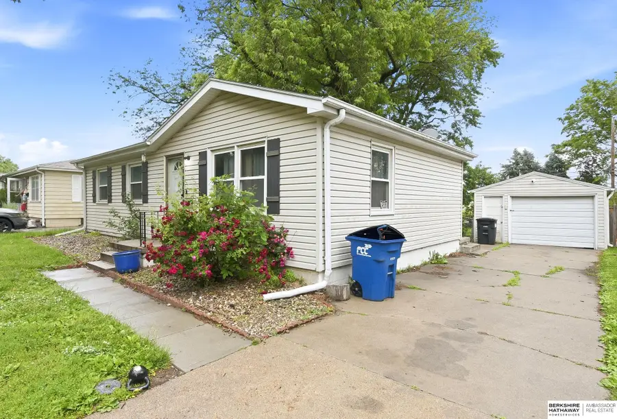 8660 Westridge Drive, Omaha, NE 68124 - #3