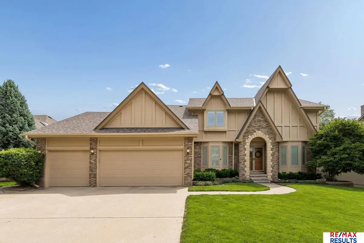 6151 S 102 Avenue, Omaha, NE 68127 - #1