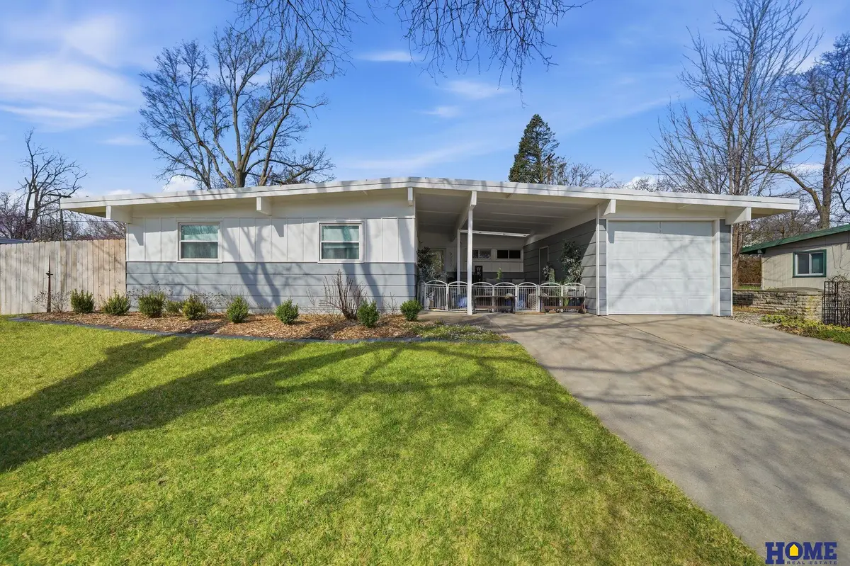 6230 Sunrise Road, Lincoln, NE 68510 - #1