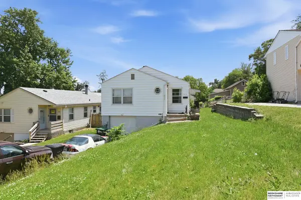 3115 Grebe Street, Omaha, NE 68112