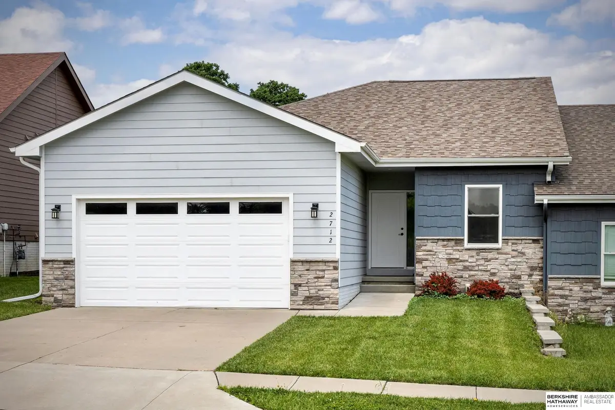 2712 Viking Circle, Blair, NE 68008 - #1