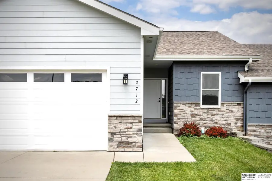 2712 Viking Circle, Blair, NE 68008 - #2