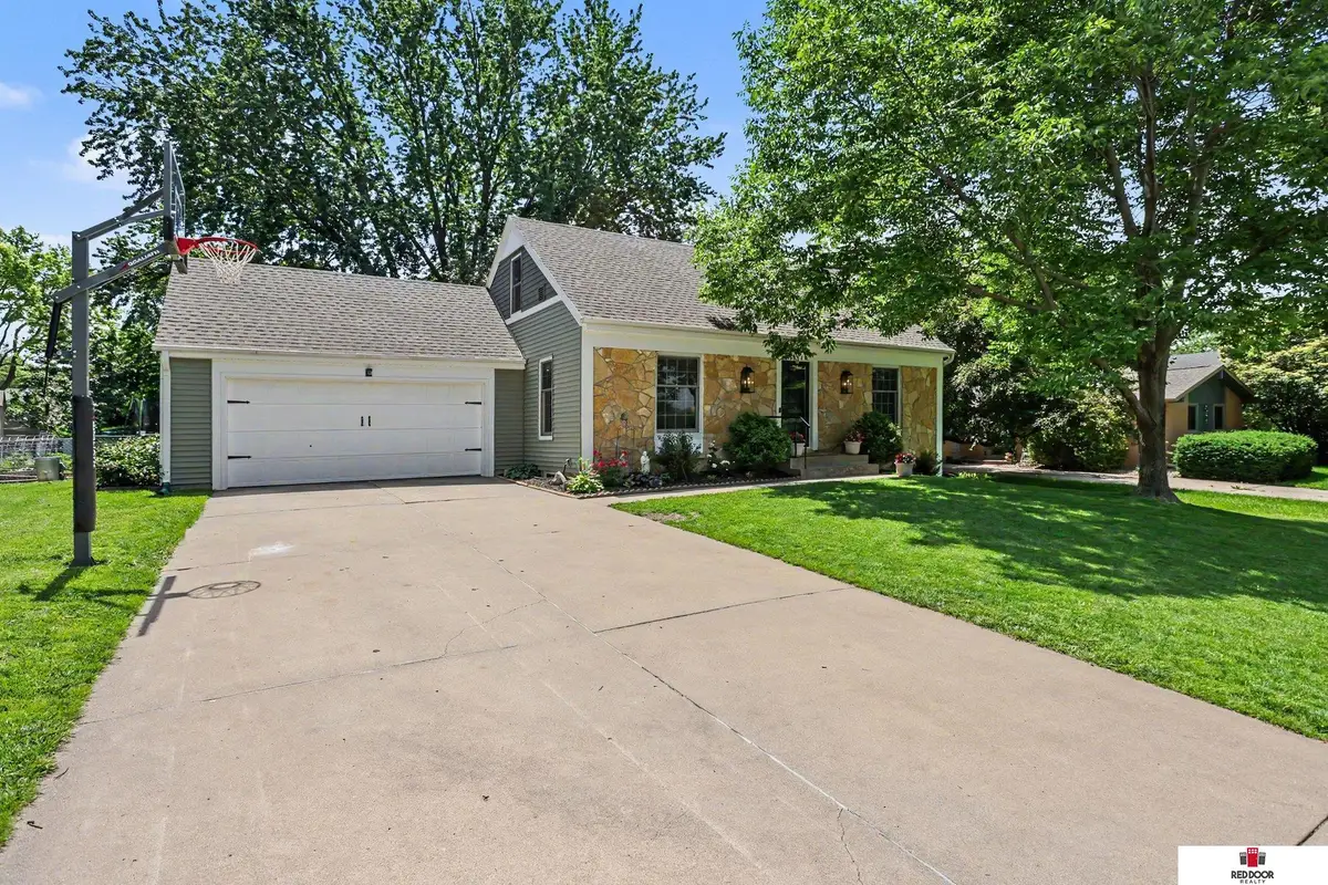 1604 Devoe Drive, Lincoln, NE 68506 - #1
