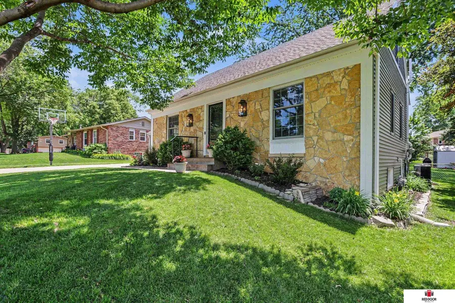 1604 Devoe Drive, Lincoln, NE 68506 - #3