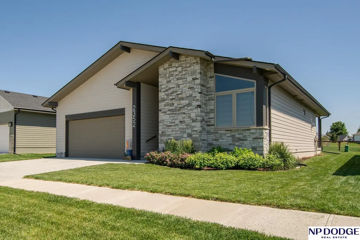 2352 Landing Lane, Blair, NE 68008 - #1