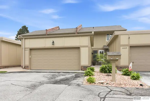 6009 Oak Hills Drive #22, Omaha, NE 68137