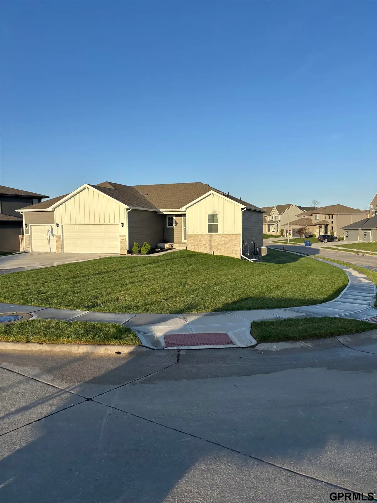 680 N 11th Circle, Springfield, NE 68059 - #1