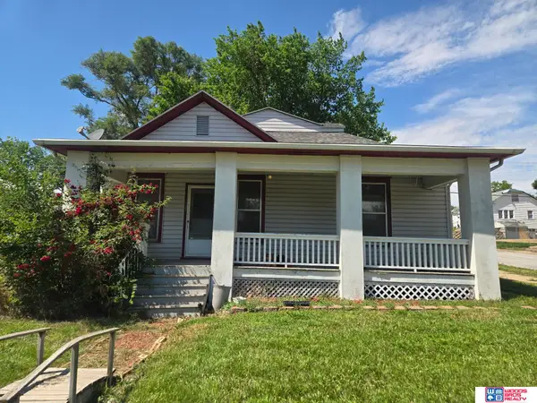 1121 4th Street, Fairbury, NE 68352