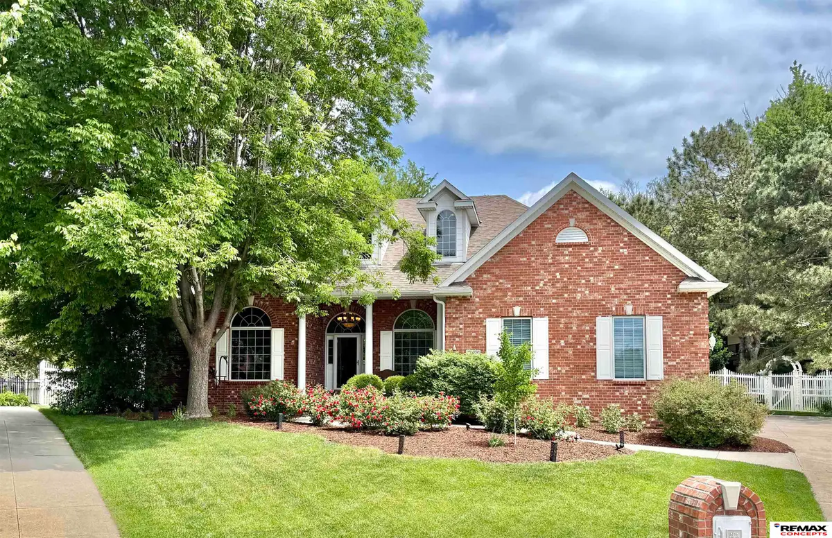 6110 Woodstock Circle, Lincoln, NE 68512 - #1