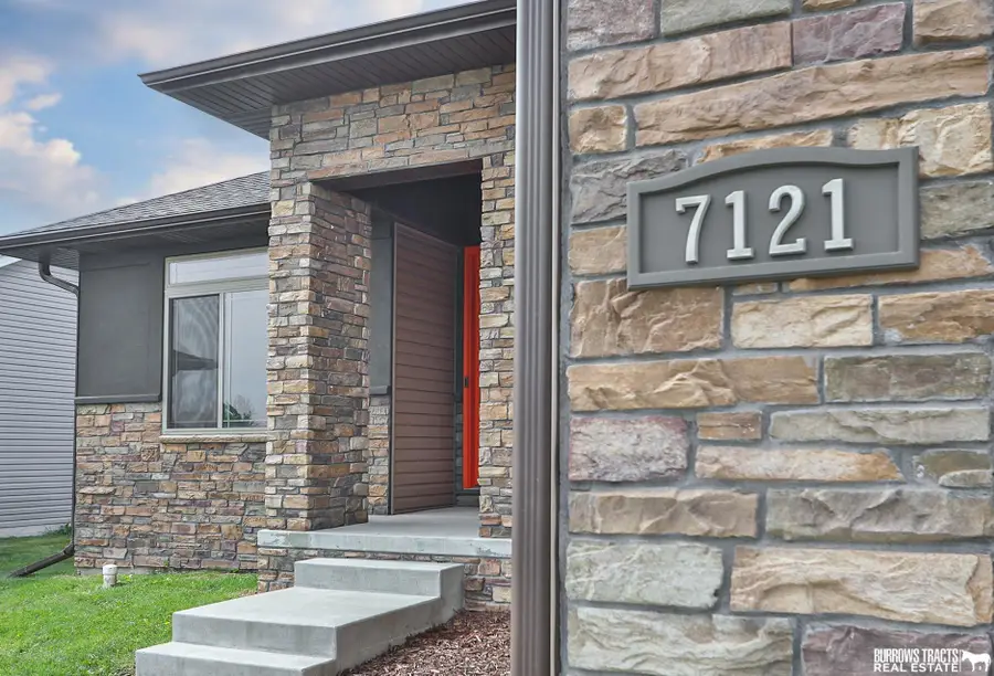 7121 Lilee Lane, Lincoln, NE 68516 - #3