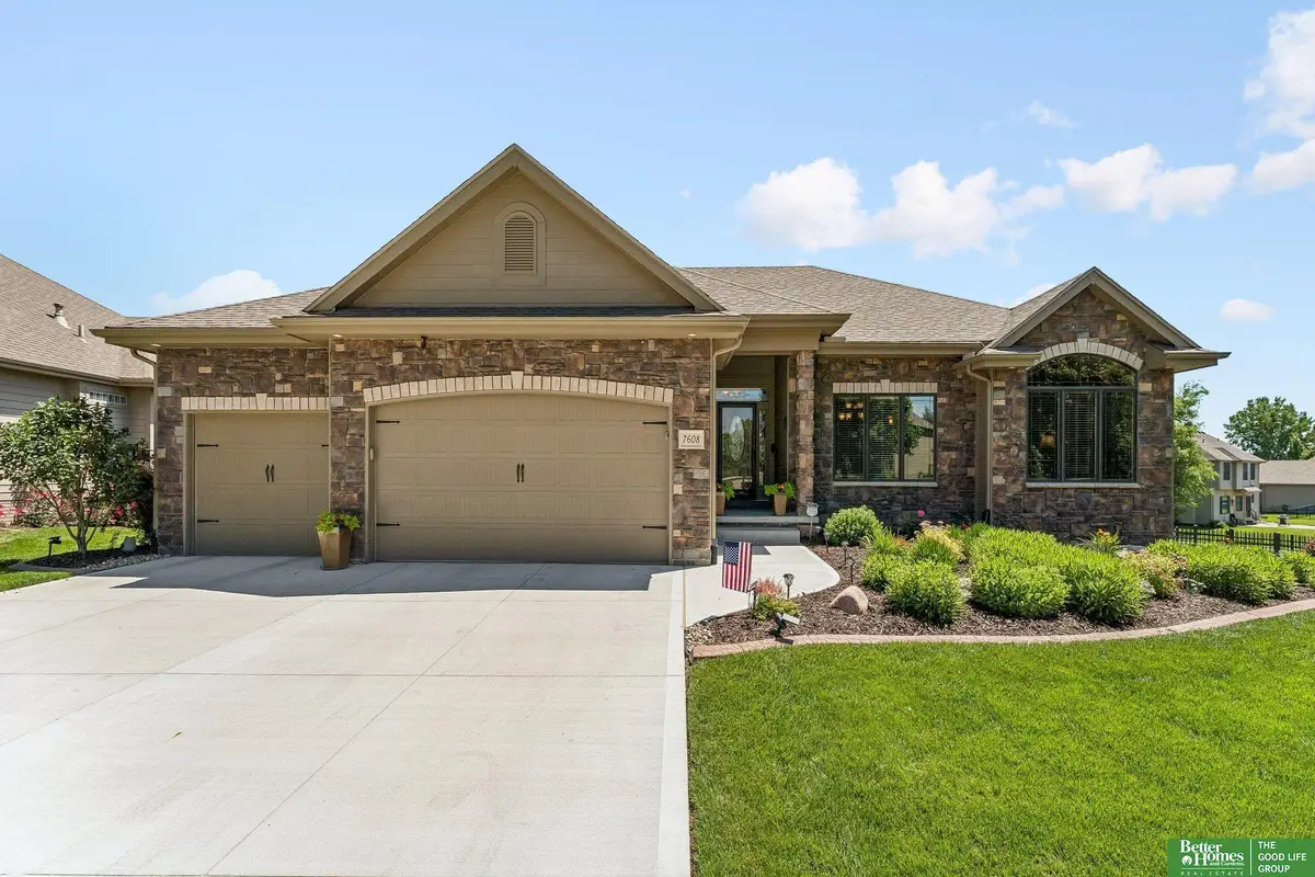 7608 Crawford Street, Papillion, NE 68046 - #1
