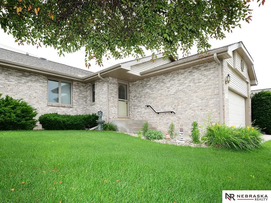 7825 Stonewall Court, Lincoln, NE 68506 - #3