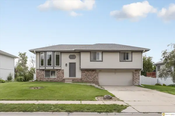 802 Fort Street, Papillion, NE 68046