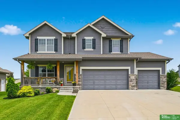 8617 S 169 Street, Omaha, NE 68136