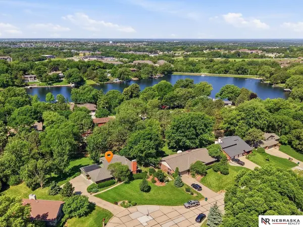 6611 Perry Circle, Lincoln, NE 68516
