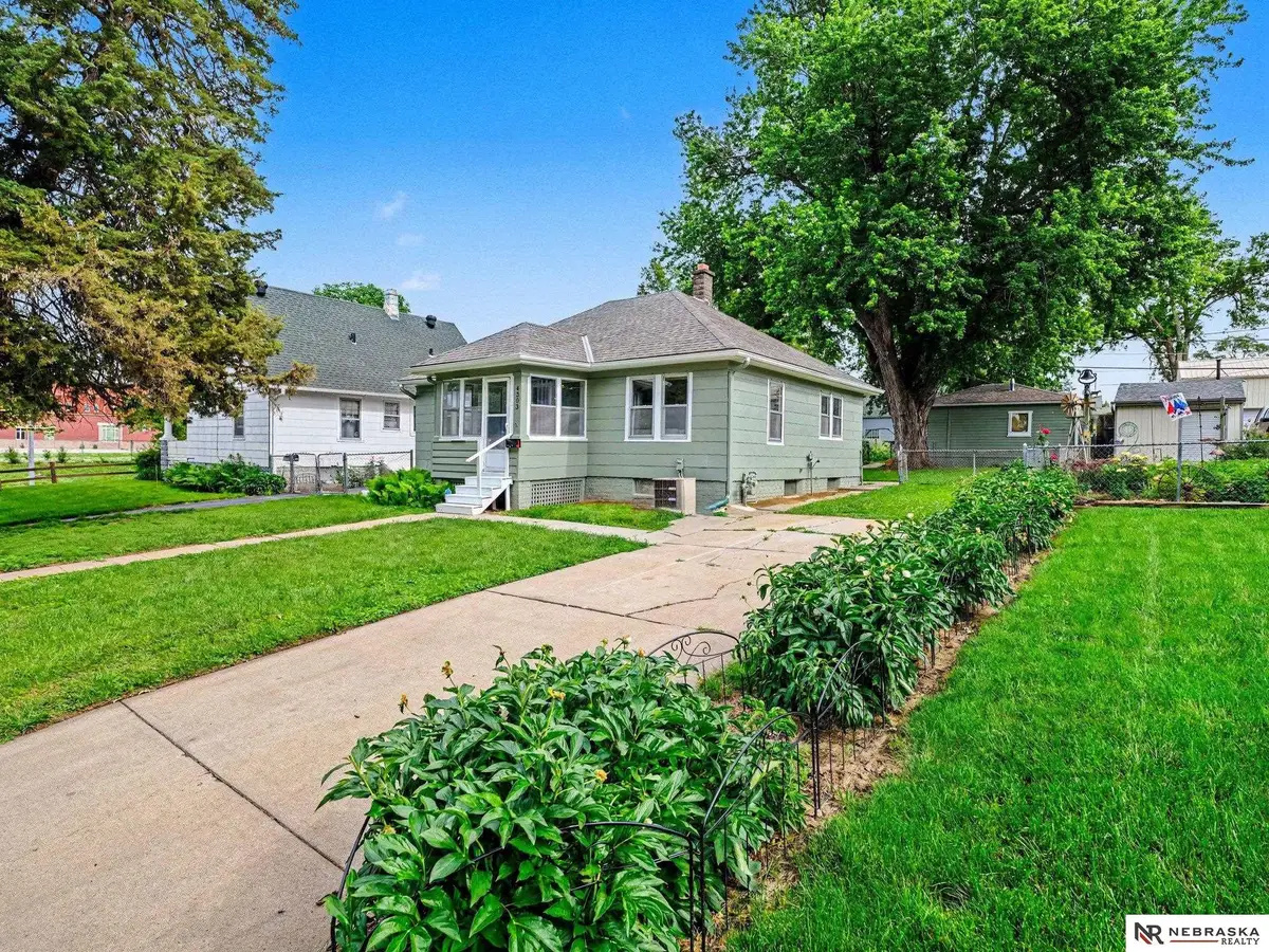 4303 Saratoga Street, Omaha, NE 68111 - #1