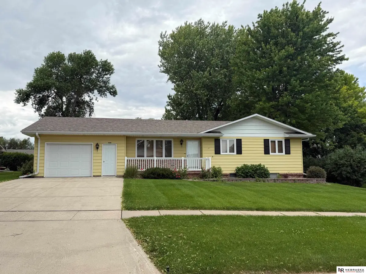 102 W Ken Miller Circle, Hartington, NE 68739 - #1