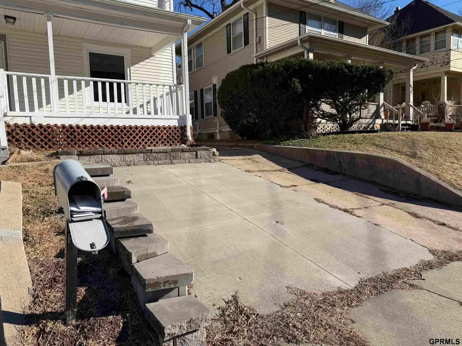415 S 1st Street, Council Bluffs, IA 51503 - #3