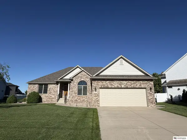 1250 Glenwood Court, Fremont, NE 68025