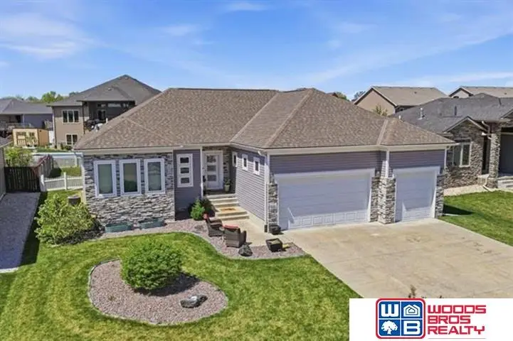 1121 N 97th Street, Lincoln, NE 68505 - #1