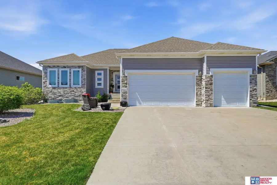 1121 N 97th Street, Lincoln, NE 68505 - #2