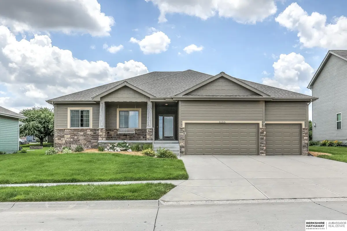 21315 Blackstone Circle, Gretna, NE 68028 - #1