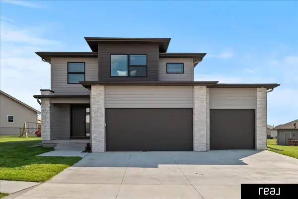 202 Augusta Drive, Treynor, IA 51576