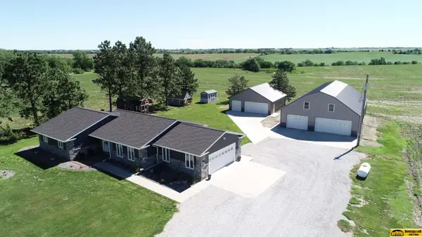 14964 Us Hwy 77, Pickrell, NE 68422