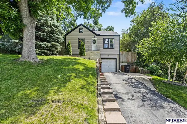 4939 Pine Street, Omaha, NE 68106