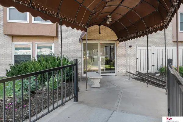 12727 W Dodge Road #371A, Omaha, NE 68154