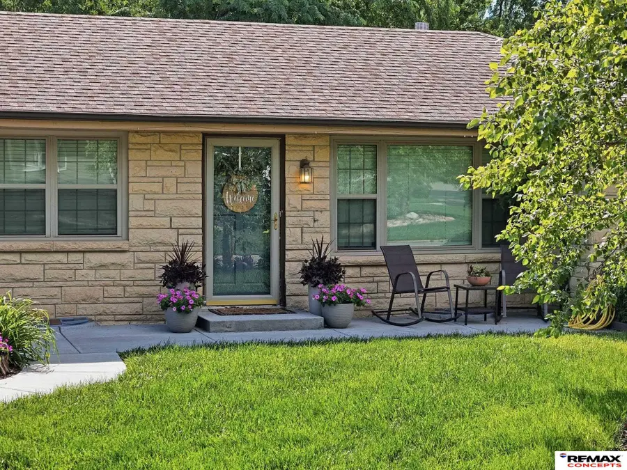 3228 S 42nd Street, Lincoln, NE 68506 - #3