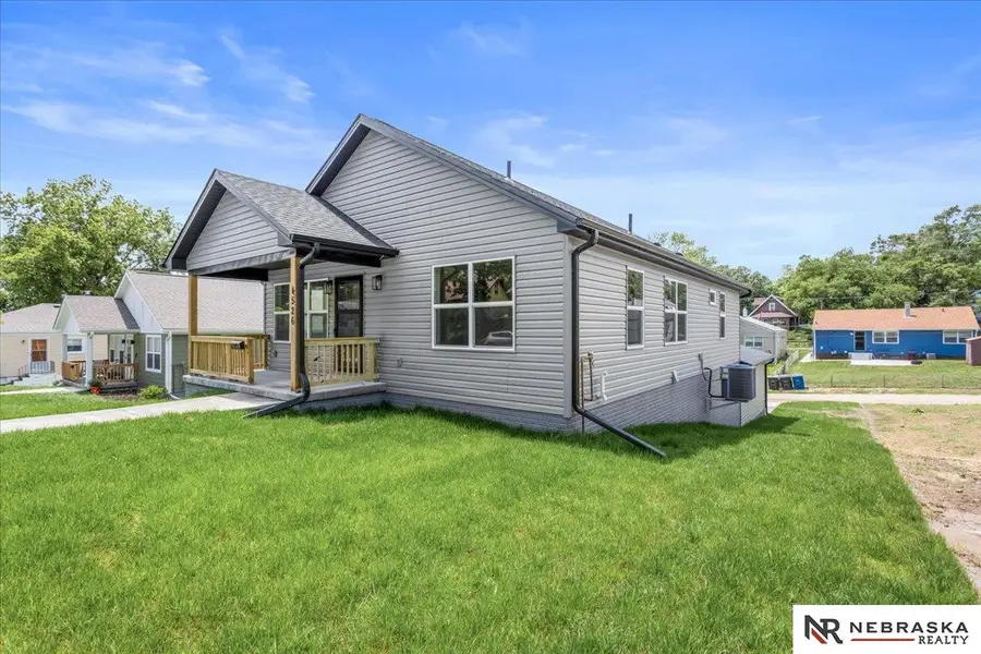 4526 N 40th Street, Omaha, NE 68111 - #3