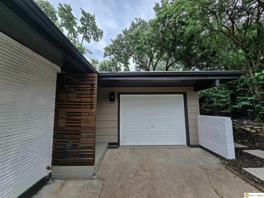 4613 N 83rd Street, Omaha, NE 68134 - #2
