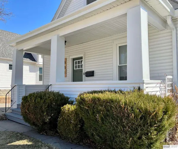 831 S 50 Street, Omaha, NE 68106
