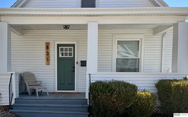 831 50th Street, Omaha, NE 68106