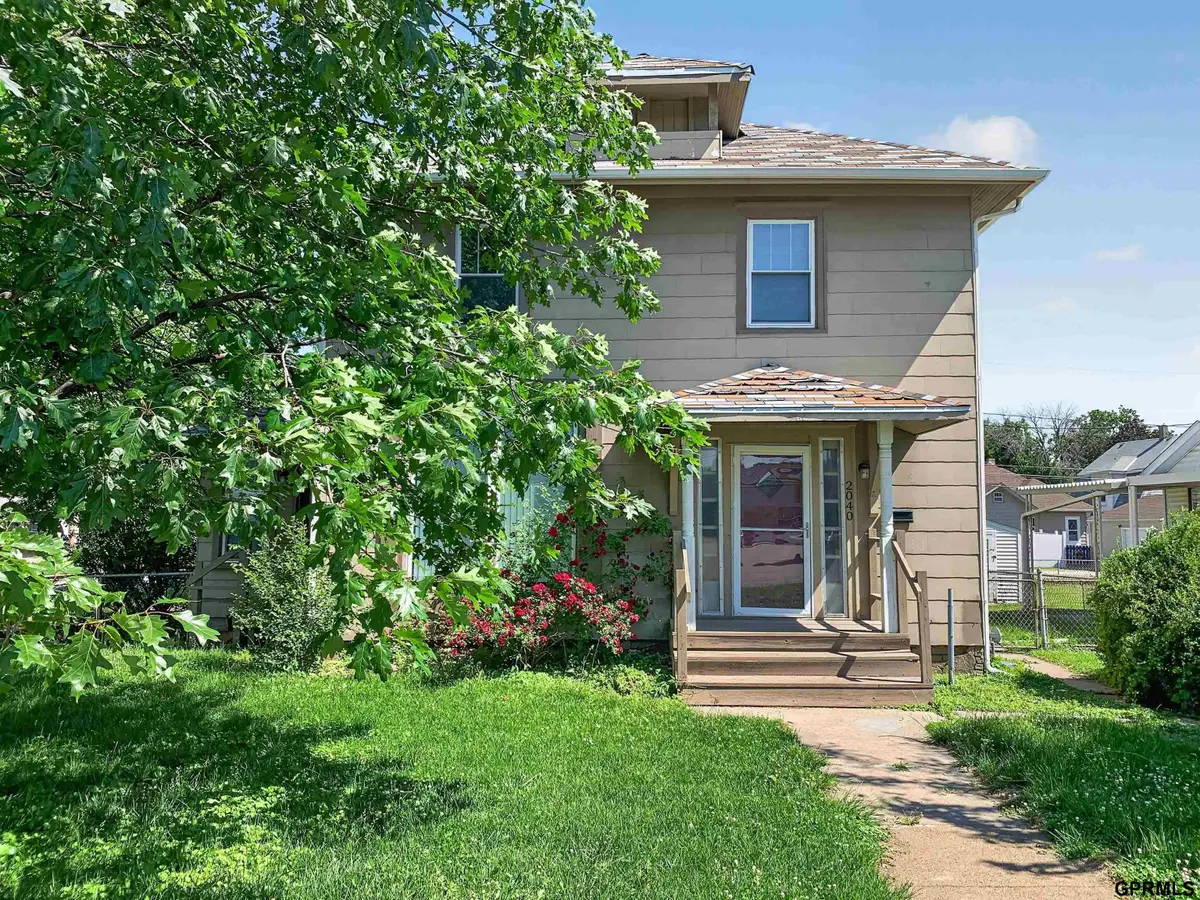 2040 Avenue A, Council Bluffs, IA 51501 - #1
