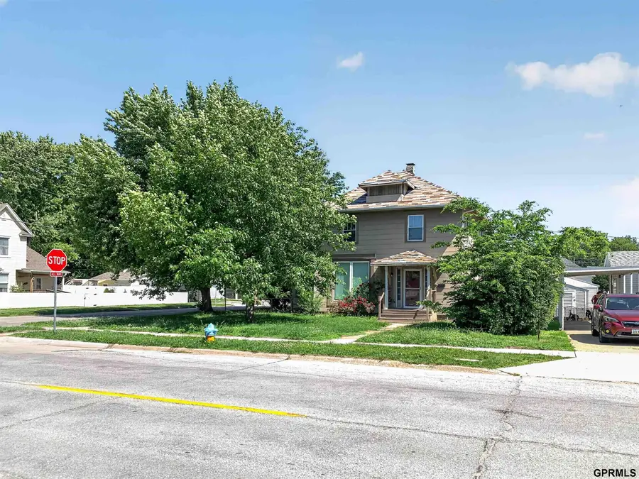 2040 Avenue A, Council Bluffs, IA 51501 - #2