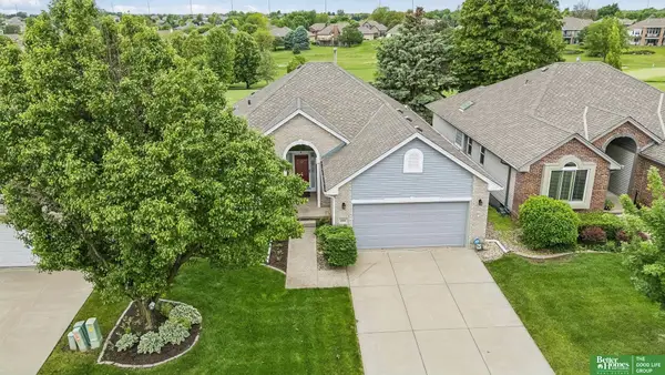 10012 S 172nd Circle, Omaha, NE 68136