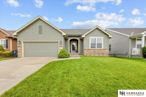 16906 Colony Drive, Omaha, NE 68136