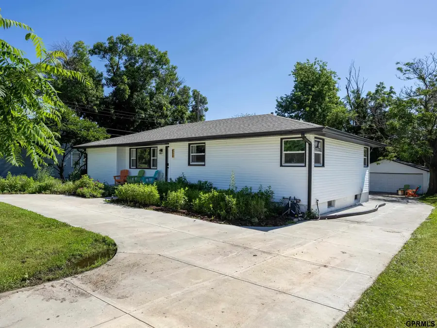 657 N 85 Street, Omaha, NE 68114 - #2